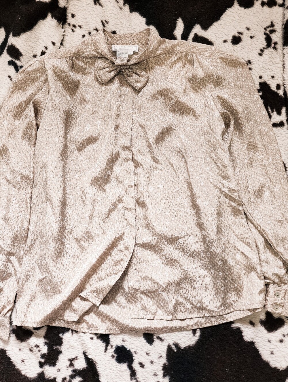 WOMEN'S 80'S BOWTIE BLOUSE - TAN MULTI
